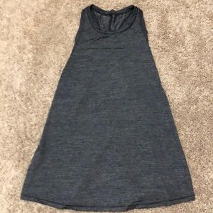 Lululemon muscle tank size 6